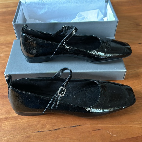 Vagabond Patent Leather Mary Jane Flats Size 10 - Picture 3 of 5